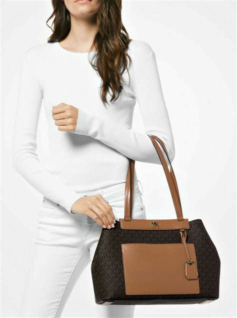 Michael Kors Bag / Bag Meredith Md Ew Bonded Tote Bag 